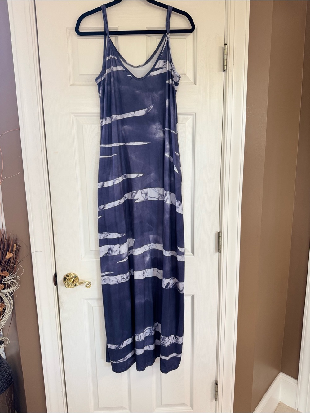 Sleeveless Navy Tie-Dye Maxi Dress with V-Neck and Pockets